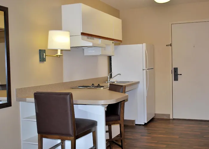 Extended America Select - Chicago - - East Naperville