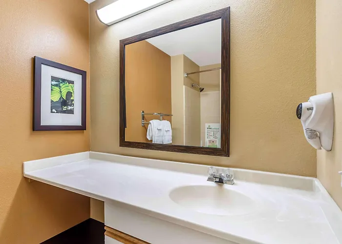 Extended America Select - Chicago - - East Naperville