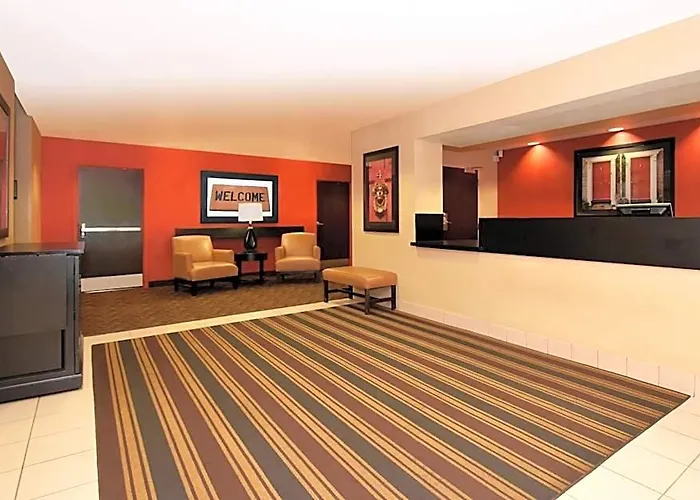 Extended America Select - Chicago - - East 2* Naperville
