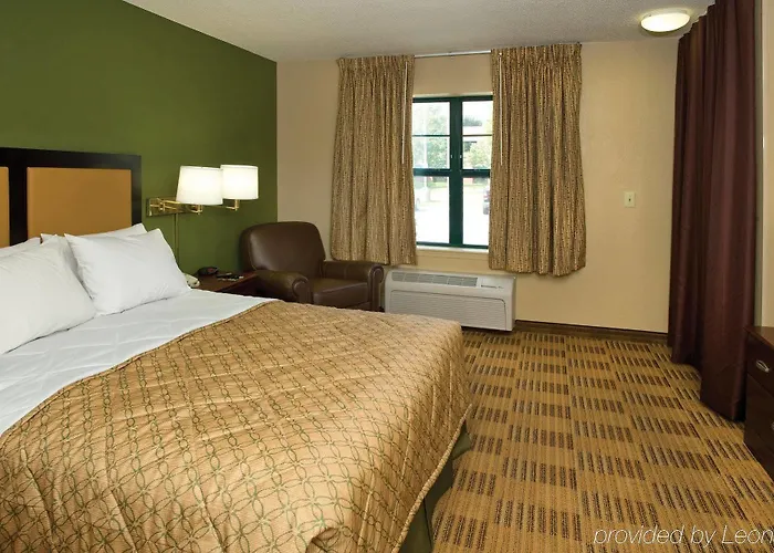 Extended America Select - Chicago - - East 2* Naperville